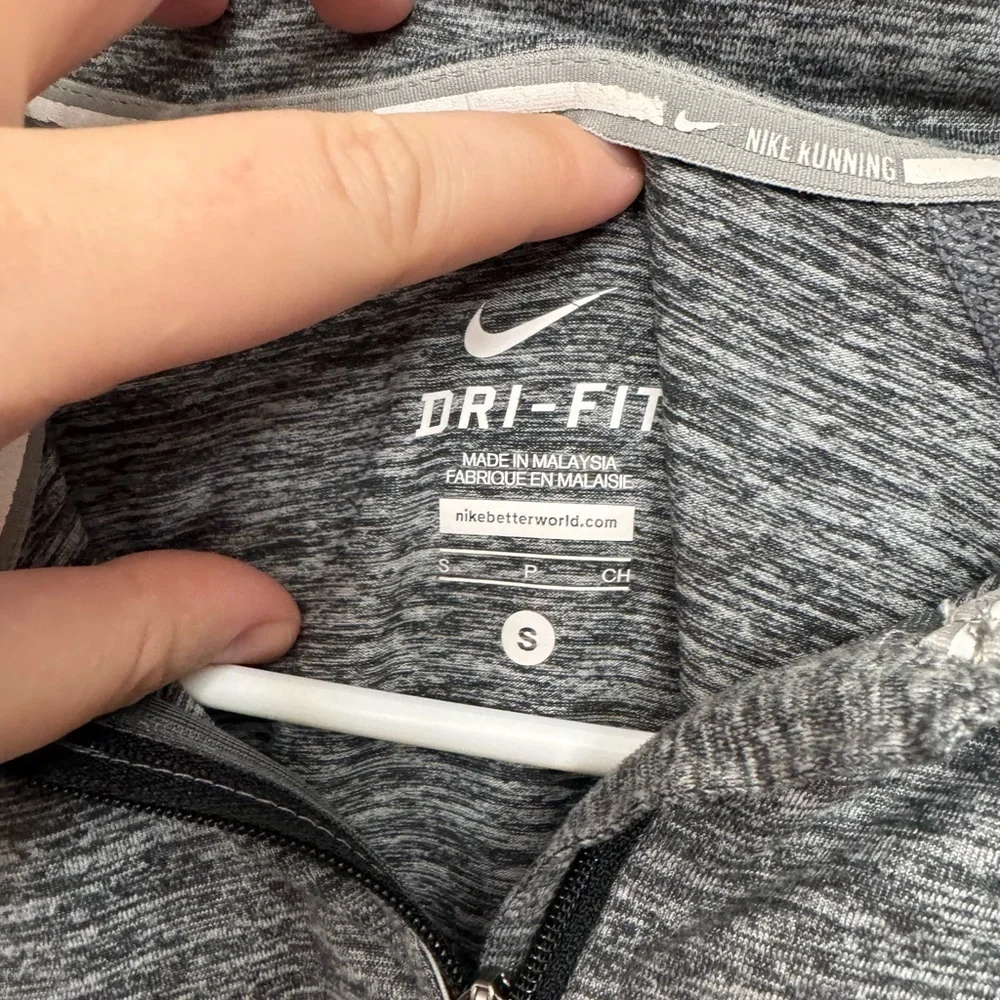 Nike Element 1/4 Zip Sweatshirt Women’s Small Gray Heathered Style 685910 Train